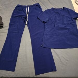 Urbane Performance Scrub Set